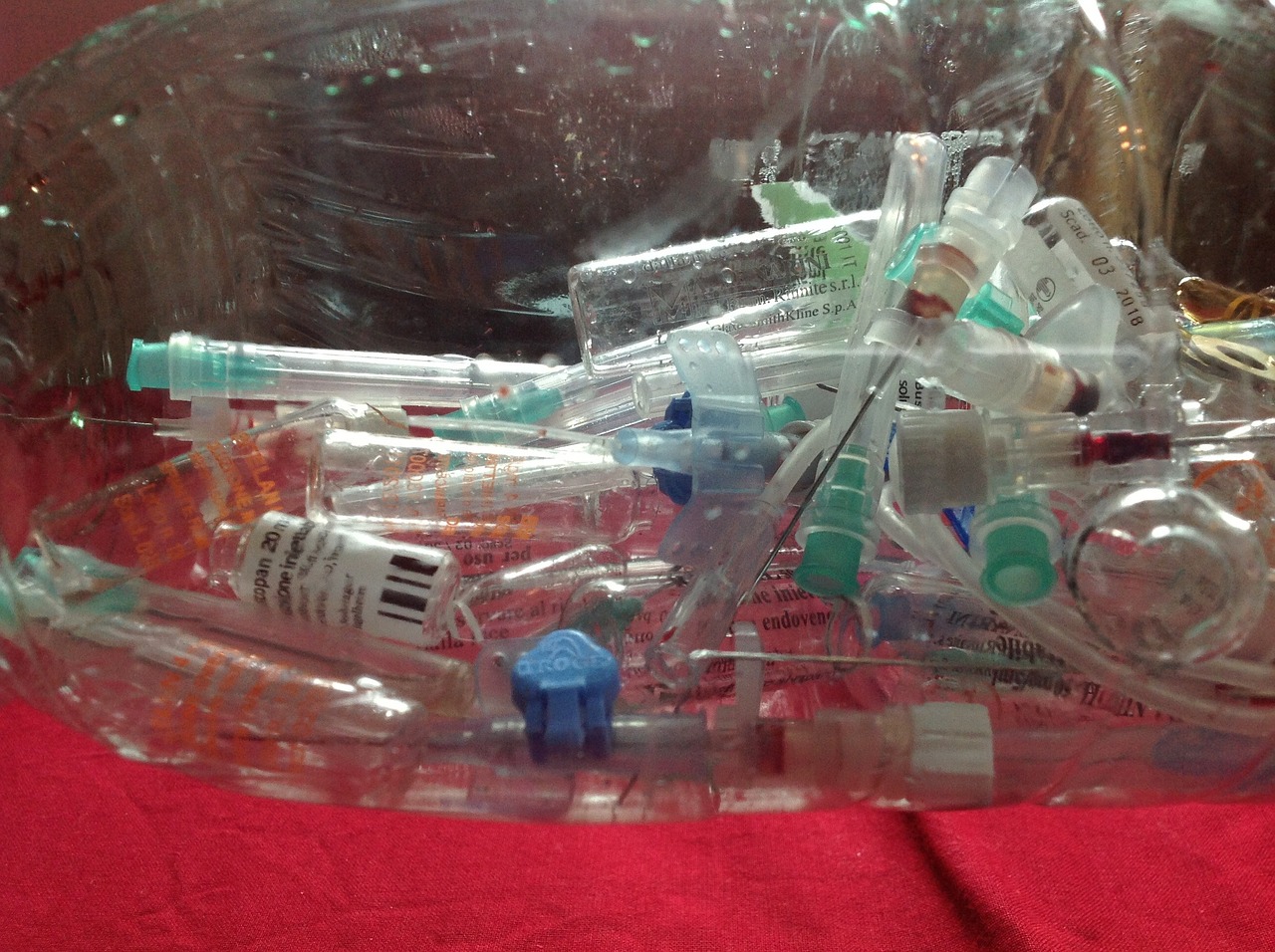 Syringes. Photo credit (alexroma/Pixabay)