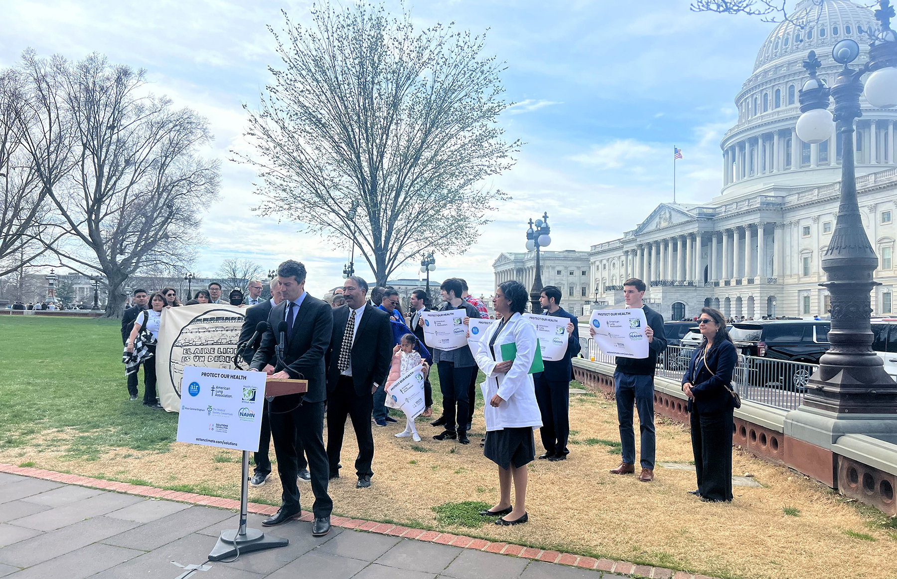 Doctors demonstrate about climate health in DC