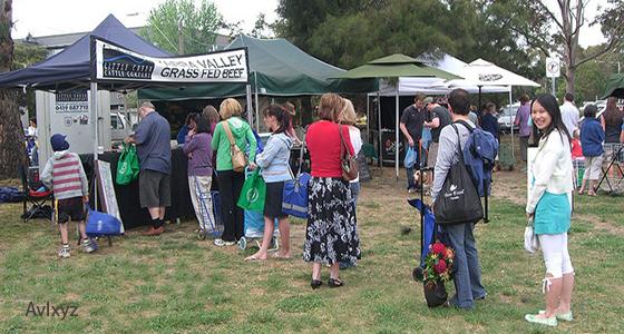 Grass-fed beef farmers market line